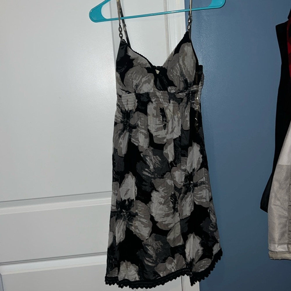 Women’s dress